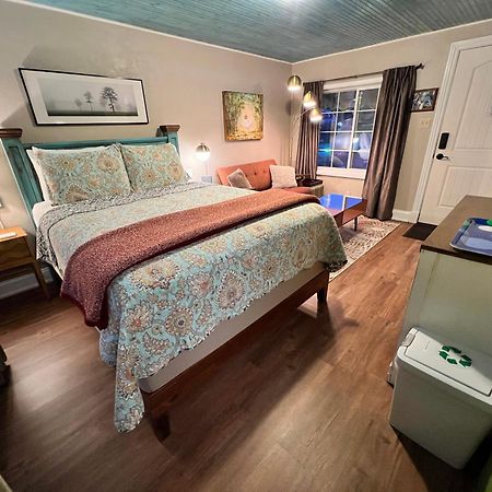Sherwood Court Cottages & Guest Rooms Eureka Springs Extérieur photo
