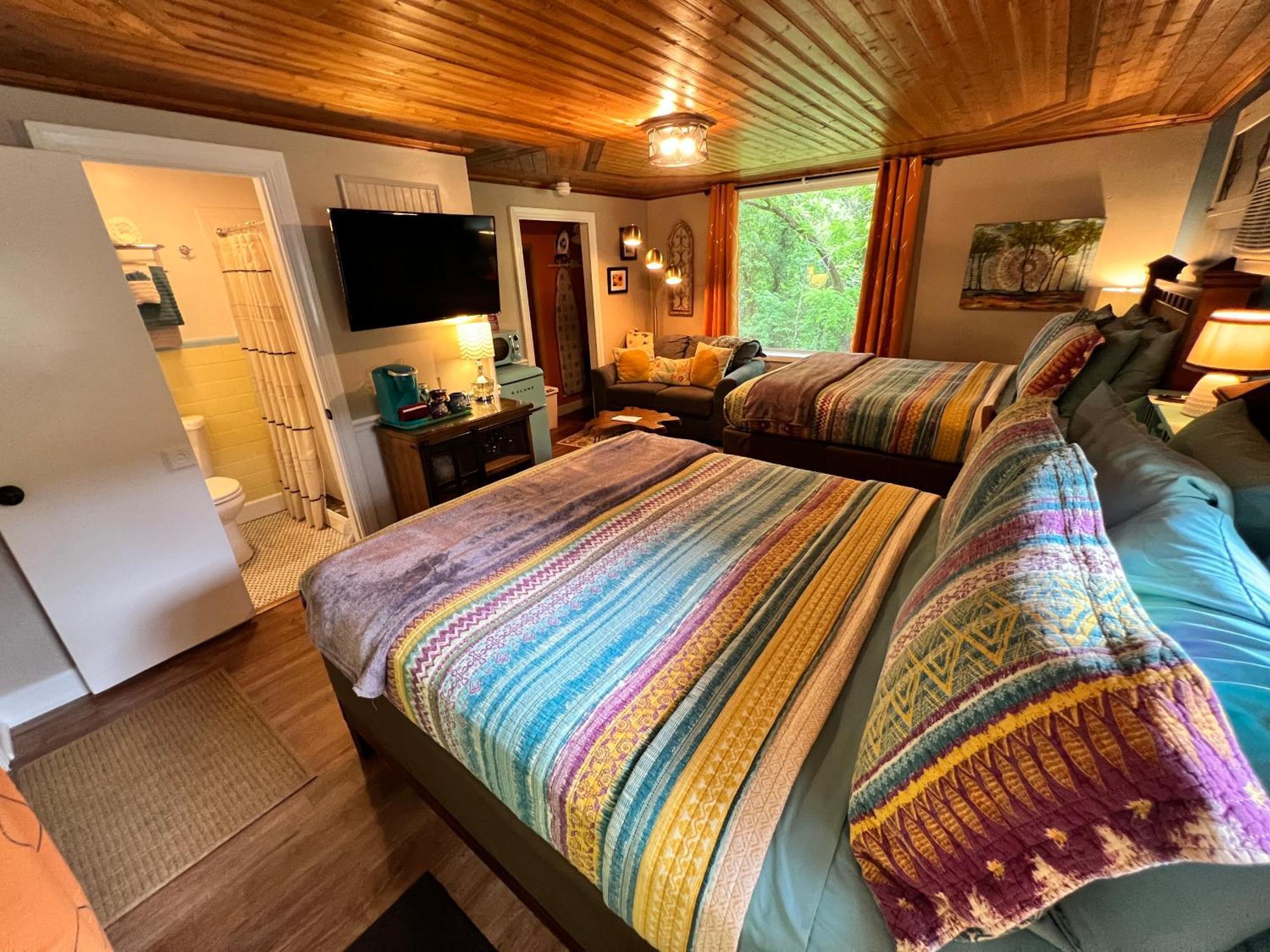 Sherwood Court Cottages & Guest Rooms Eureka Springs Extérieur photo