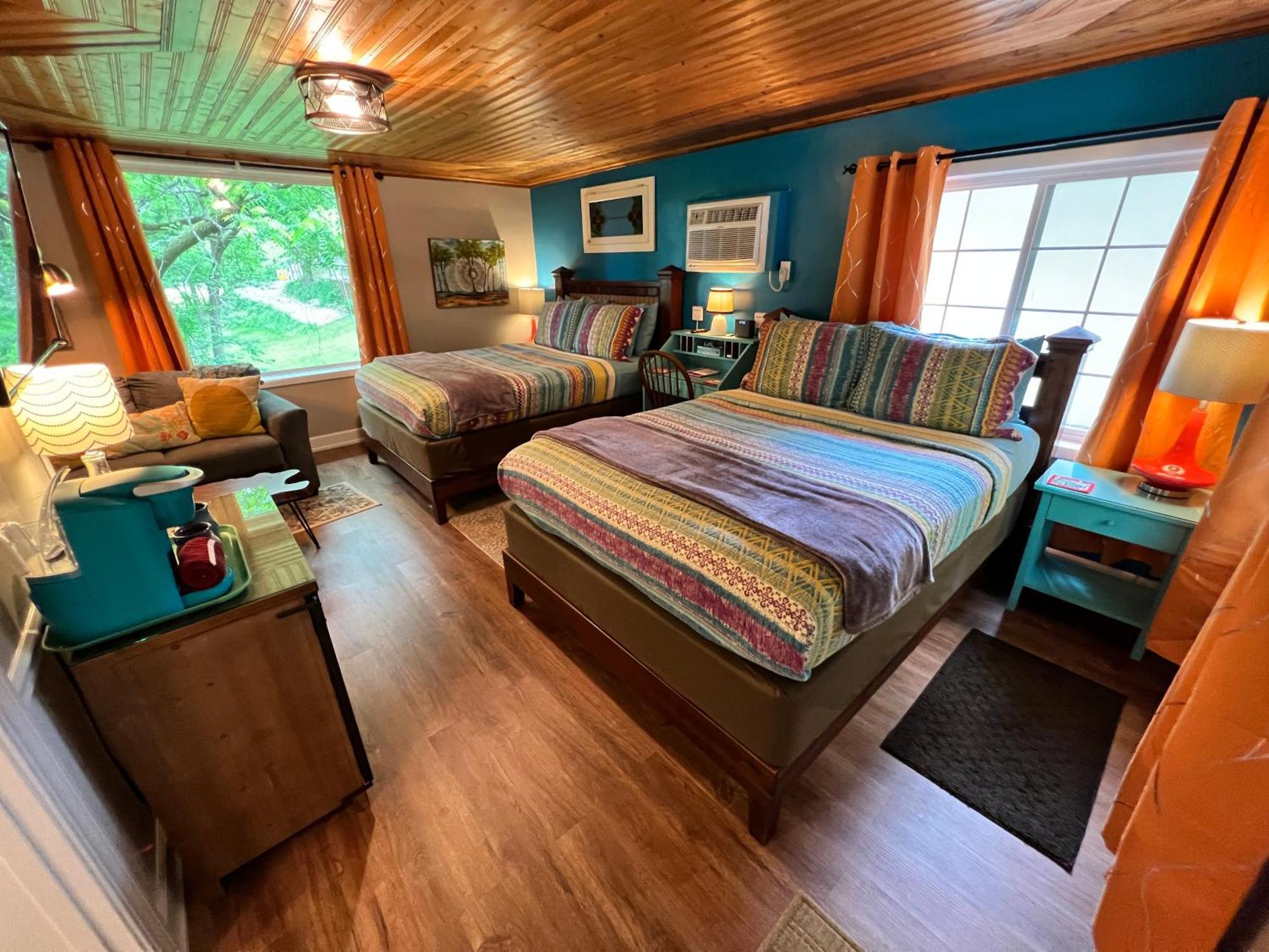Sherwood Court Cottages & Guest Rooms Eureka Springs Extérieur photo