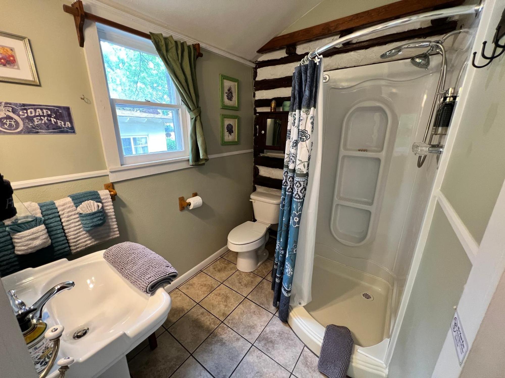 Sherwood Court Cottages & Guest Rooms Eureka Springs Extérieur photo
