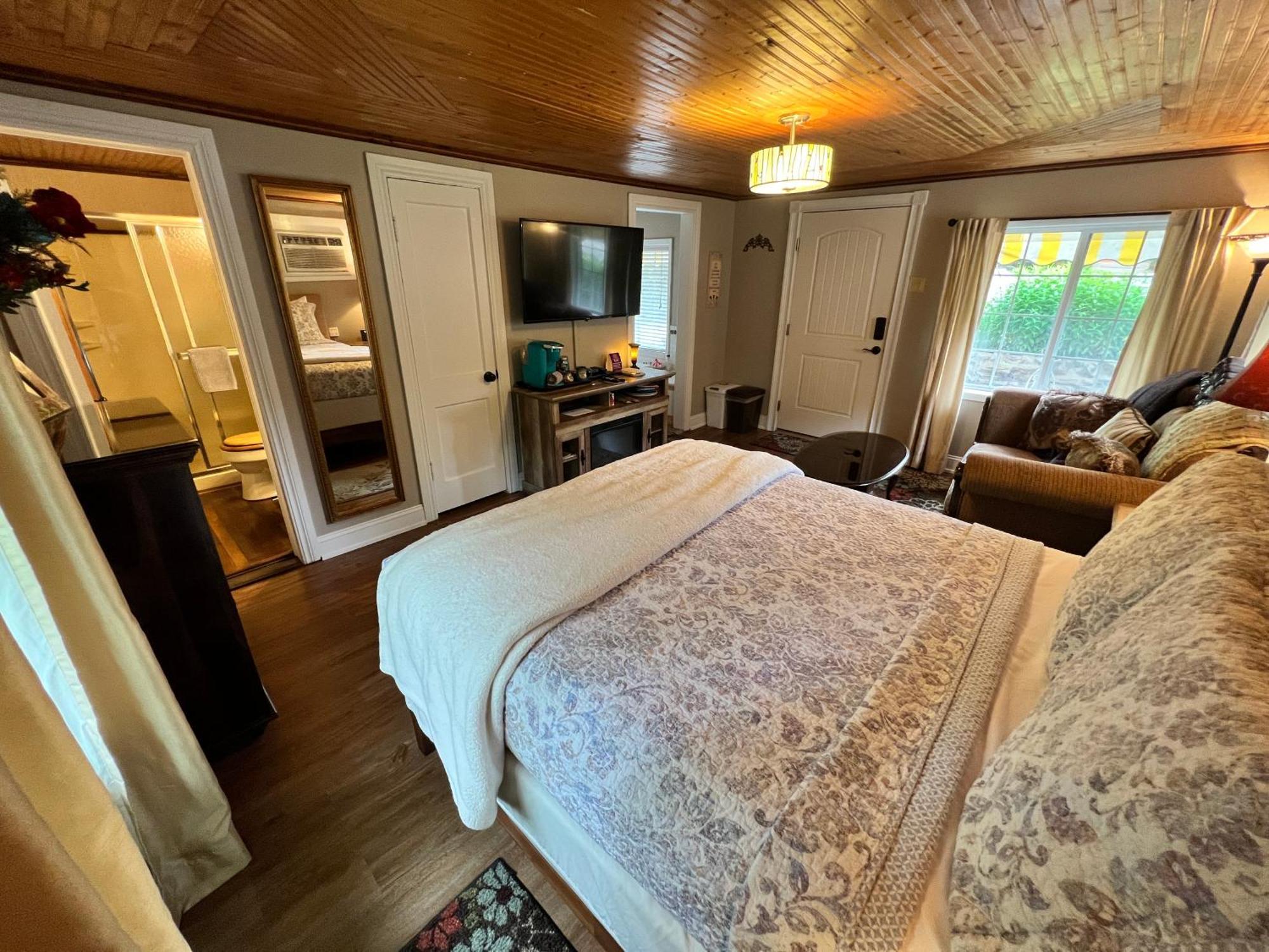 Sherwood Court Cottages & Guest Rooms Eureka Springs Extérieur photo