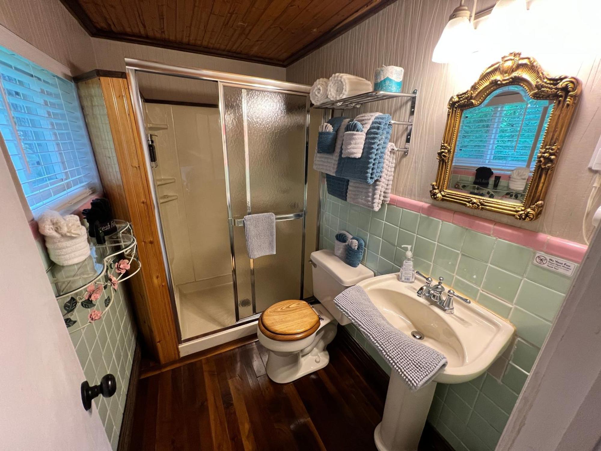Sherwood Court Cottages & Guest Rooms Eureka Springs Extérieur photo