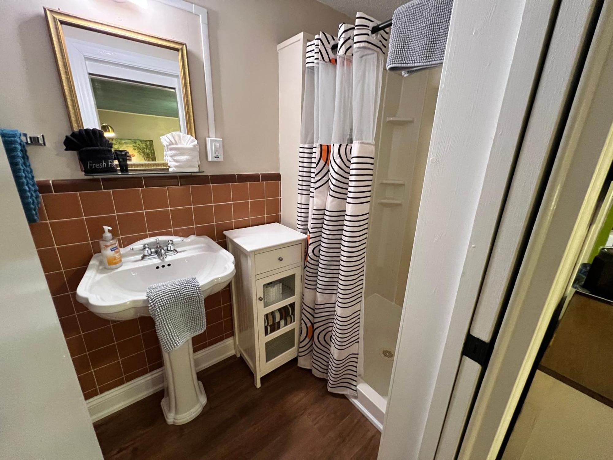 Sherwood Court Cottages & Guest Rooms Eureka Springs Extérieur photo