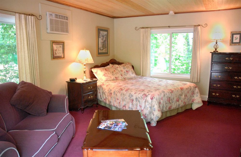 Sherwood Court Cottages & Guest Rooms Eureka Springs Extérieur photo