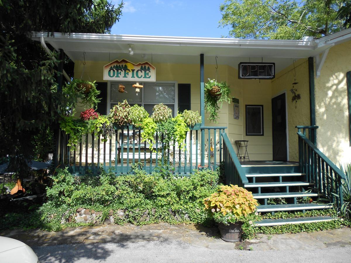 Sherwood Court Cottages & Guest Rooms Eureka Springs Extérieur photo