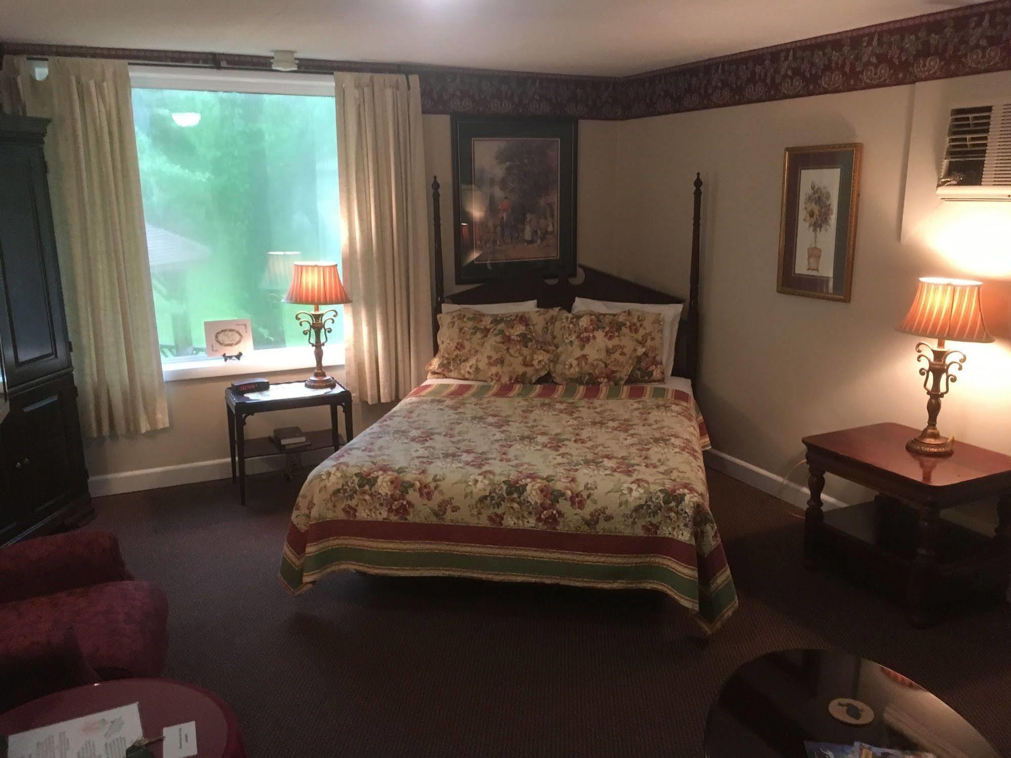 Sherwood Court Cottages & Guest Rooms Eureka Springs Extérieur photo