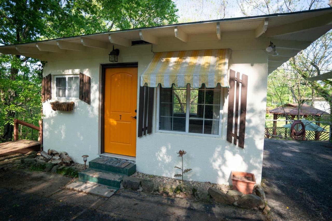 Sherwood Court Cottages & Guest Rooms Eureka Springs Extérieur photo